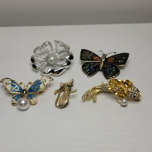 Brooch Lot